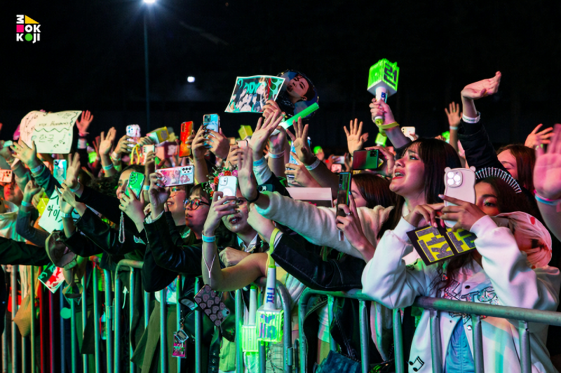 В прошлом году число членов фан-клубов Халлю по всему миру впервые превысило 200 млн человек. На фото зрители аплодируют на K-POP концерте «Всемирного фестиваля корейской культуры MOKKOJI KOREA» в Мексике в октябре прошлого года. / Фото: Сайт MOKKOJI KOREA