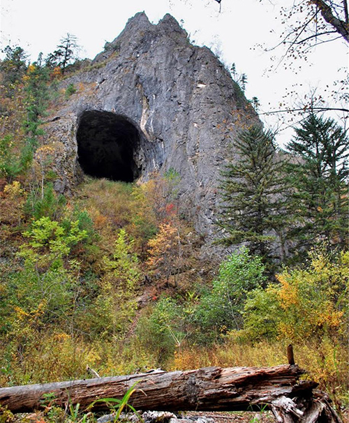 The UNIST and from international institutions conducted a joint genome research by using ancient bones from the Devil’s Gate Cave in Russia's Far East. Ancient humans are believed to have live in the cave between 7,000 and 9,000 years ago.