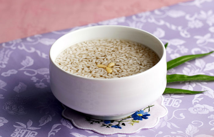 Sikhye is a chilled rice punch decorated with rice grains. It is one of the most beloved traditional beverages. Its main ingredients -- barley malt powder and water -- play an important part in creating the unique sweet flavor of the beverage.