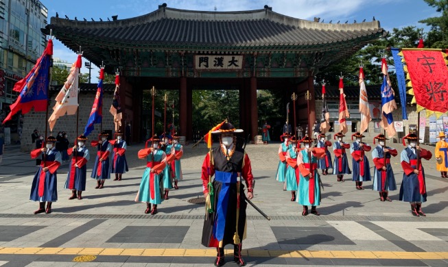 В РК возобновилась церемония смены караула в дворце Токсугун