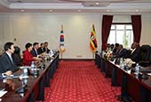Корея и Уганда договорились укреплять экономическое сотрудничество