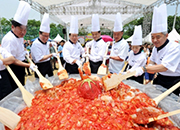 Фестиваль помидоров в Кванчжу 