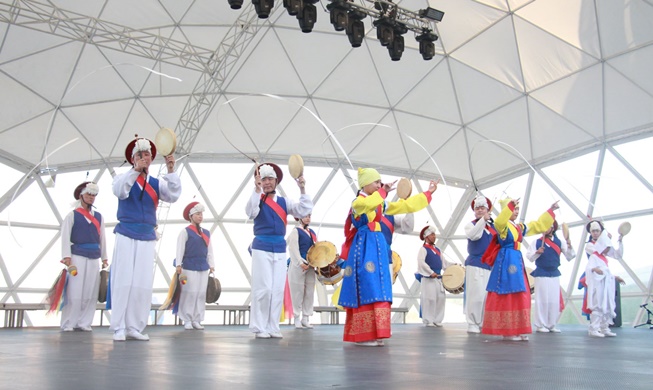 Корейское представление «Нонак»: Яркие костюмы, энергетичные танцы с элементами акробатики, ритмичная музыка