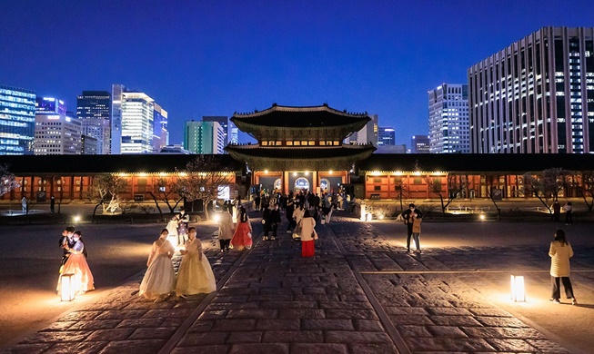 С 1 сентября начинаются вечерние туры по дворцу Кёнбоккун