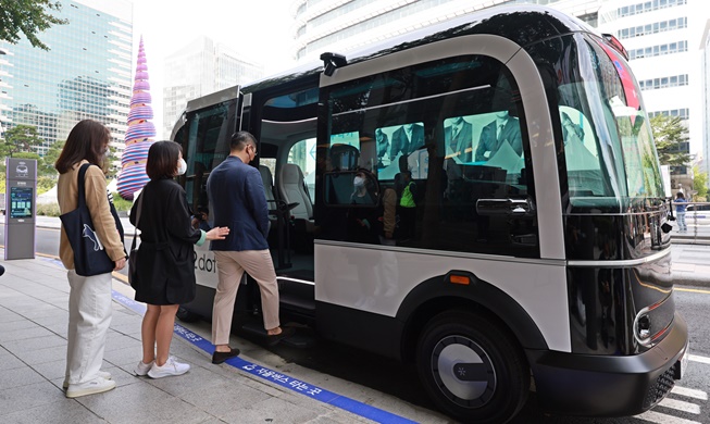 В центре Сеула стартовали пробные рейсы беспилотных автобусов