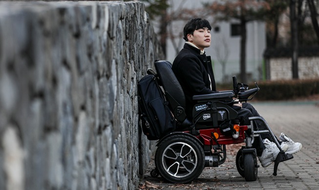 Первый мужчина-модель с инвалидностью в РК