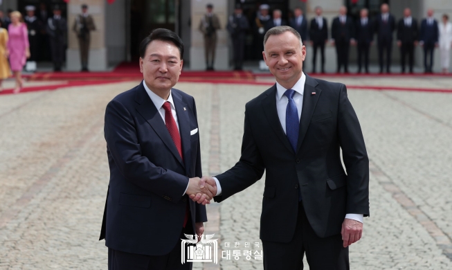 Визит президента Южной Кореи Юн Сок Ёля в Литву и Польшу в фотографиях