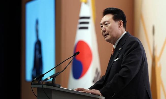 Президент РК Юн Сок Ёль объявил о создании полупроводникового аль...