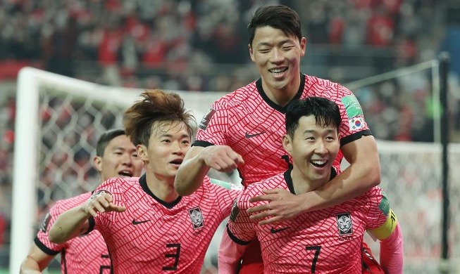 Южная Корея впервые за 11 лет обыграла Иран и вышла на 1-е место в группе