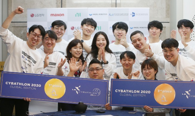 Южнокорейские кибатлеты завоевали золото и бронзу на чемпионате мира Cybathlon 2020