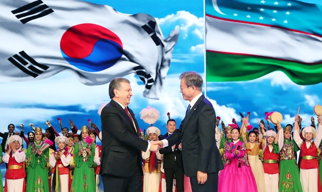 Президенты РК и Узбекистана провели телефонный разговор