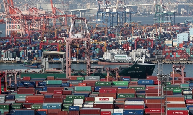 Объём внешней торговли РК третий год подряд превышает 1 трлн долларов