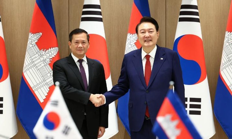 Президент Кореи Юн Сок Ёль провел встречу с лидером Камбоджи