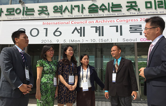 160906_archives_art2.jpg