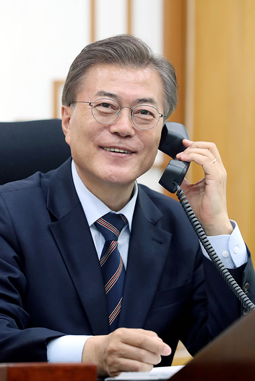 170514_presidentmoon_art1.jpg