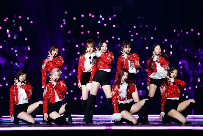 "2018 MAMA FANS CHOICE in JAPAN" успешно завершился 12 декабря на стадионе Saitama Super Arena в Японии. Снимок одного из участников концерта TWICE. / Фото: CJ ENM