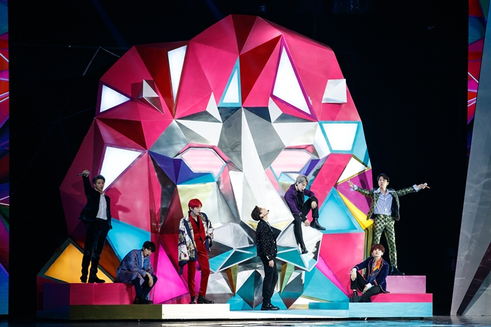 Снимок группы BTS, которая выступила 14 декабря в "2018 MAMA in HONG KONG" в Asia World Expo. / Фото: CJ ENM