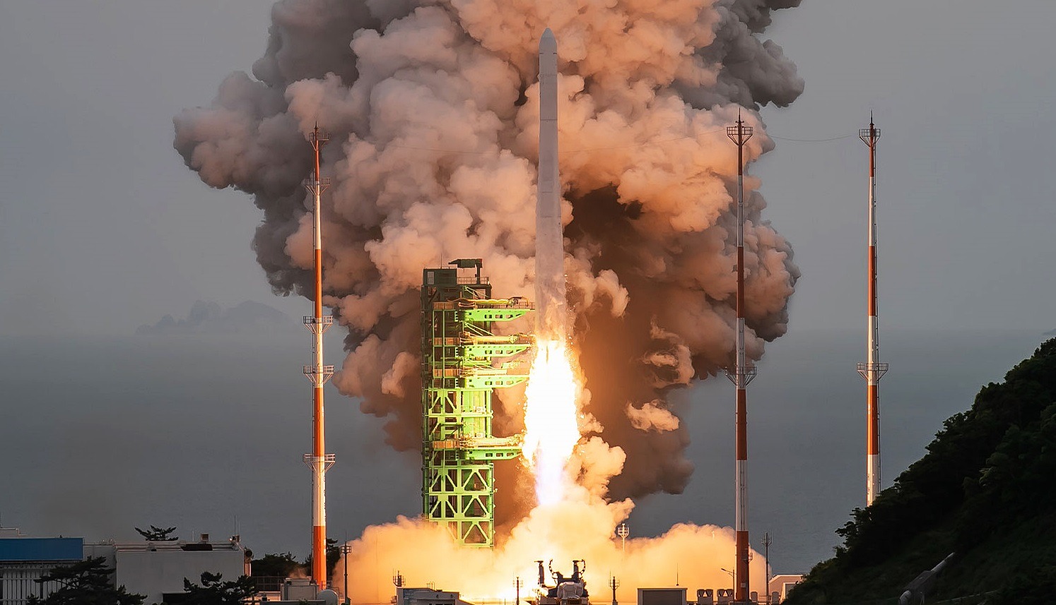 ﻿Запуск корейской ракеты-носителя «Нурихо» (KSLV-II) из Космического центра «Наро» в провинции Чолла-Намдо 25 мая 2023 года. / Фото: Корейский институт аэрокосмических исследований