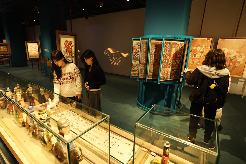 Национальный фольклорный музей Кореи в Сеуле до 2 марта проводит специальную выставку &laquo;Много лошадей&raquo; в честь Года Лошади. / Фото: Пак Тэ Чжин 