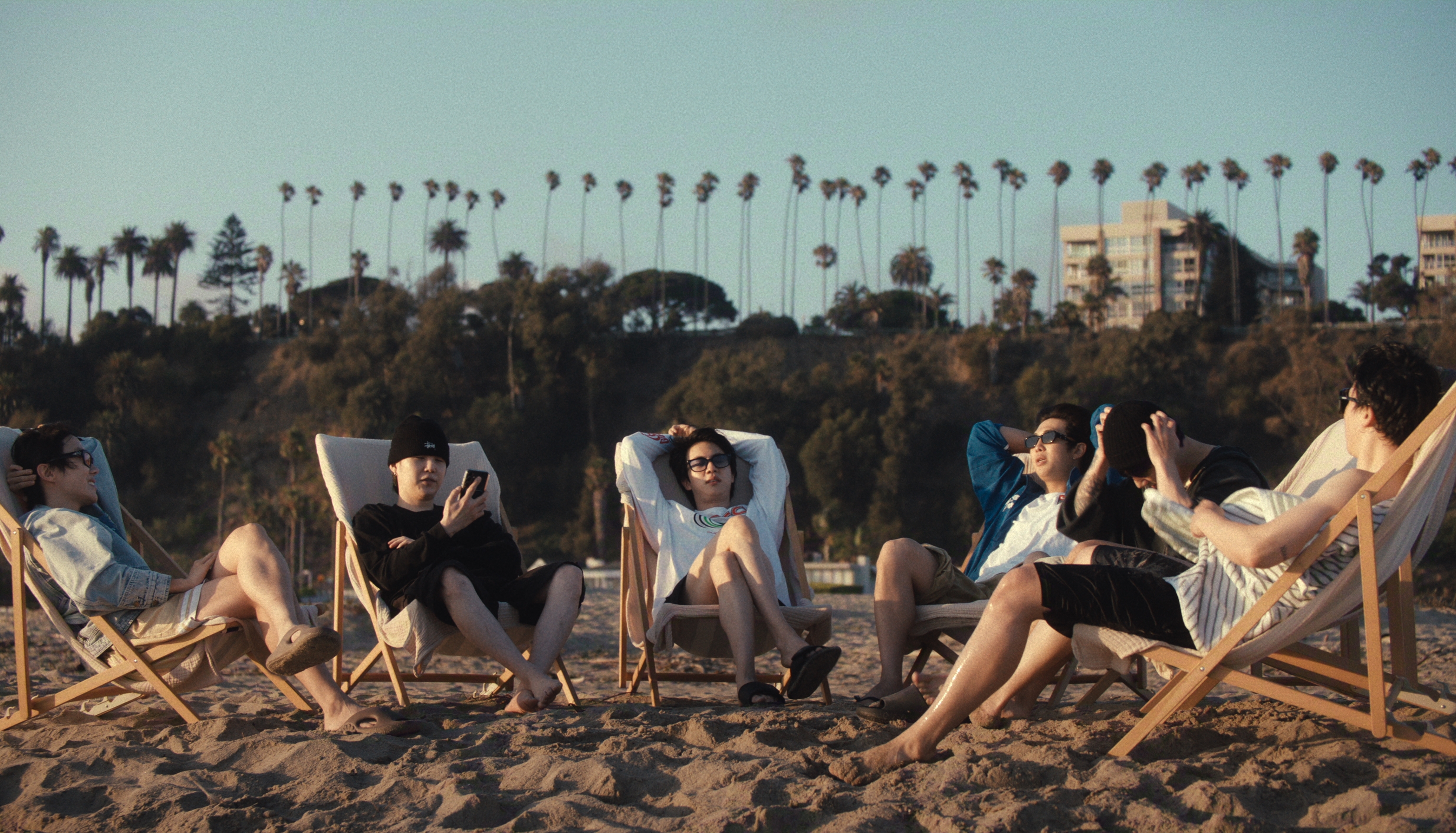 27 марта на Netflix вышел документальный фильм &laquo;BTS: Возвращение&raquo;, посвященный процессу создания 5-го студийного альбома &laquo;ARIRANG&raquo;. / Фото: Netflix 