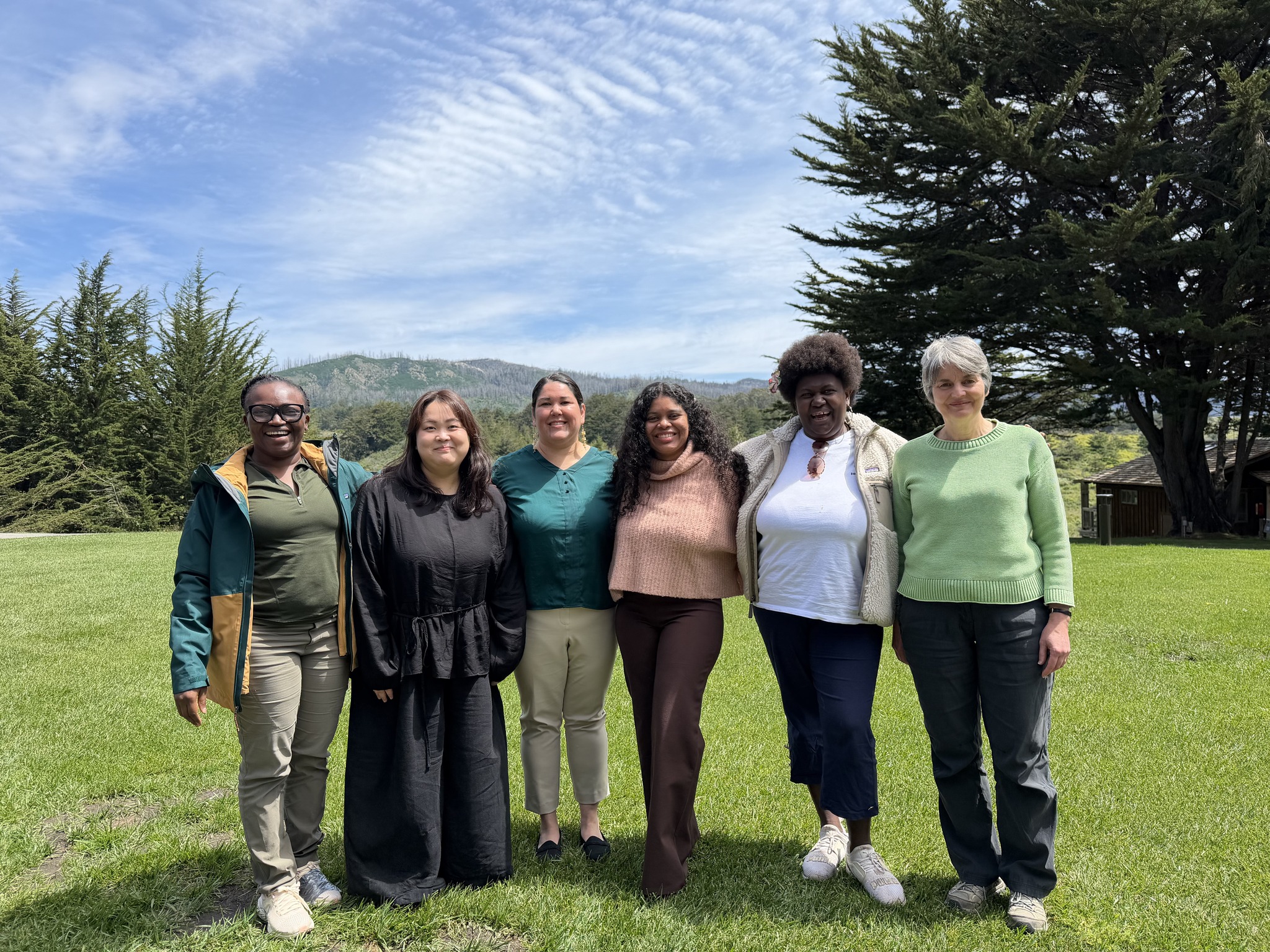 Впервые в истории в этом году всеми лауреатами премии Голдмана в области охраны окружающей среды стали женщины. Слева направо: Ироро Танши из Нигерии, Ким Бо Рим из Республики Корея, Аланна Акак Херли из США, Ювелис Моралес Бланко из Колумбии, Теонила Рока Матбоб из Папуа-Новой Гвинеи и Сара Финч из Великобритании. / Фото: Фонд Голдмана по охране окружающей среды 