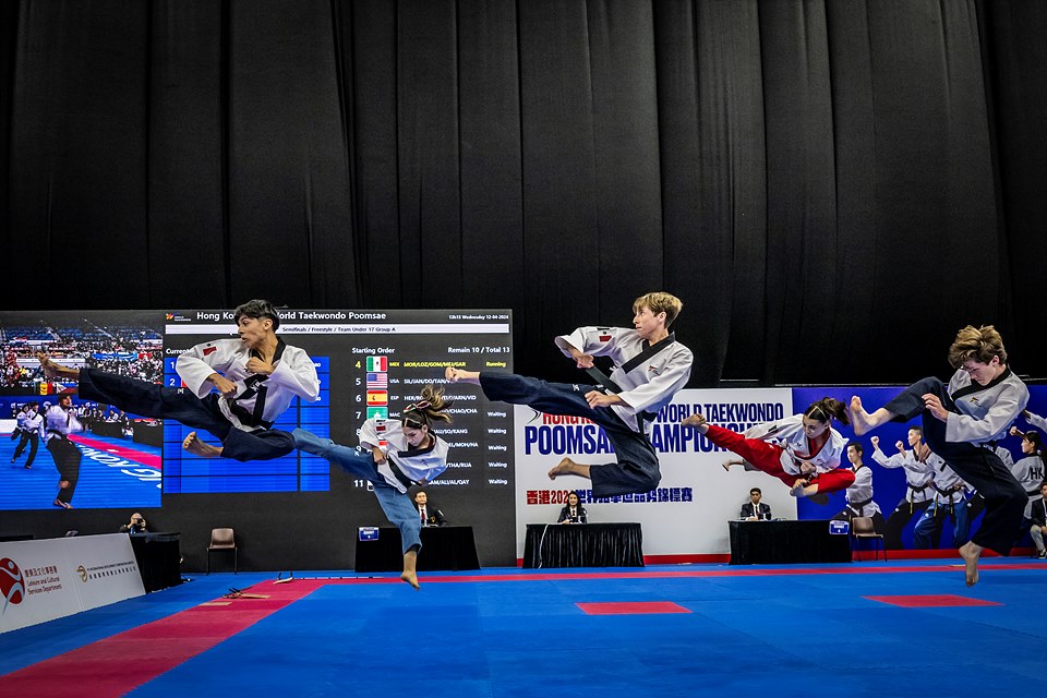 Спортсмены участвуют в чемпионате мира по тхэквондо (пхумсе) 2024 года в Гонконге. / Фото: Сайт чемпионата мира по тхэквондо (пхумсе). 