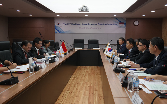 The Korea Forest Service and the Indonesian Ministry of Environment and Forestry hold the 22nd meeting of the Korea-Indonesia Forestry Committee in Seoul on Aug. 2.