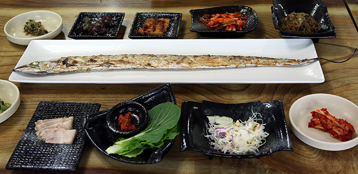 제주도 은갈치는 갈치 가운데 최상품으로 꼽히며 소매점에서 최상품은 한 마리에 50만원을 훌쩍 넘기기도 한다. 
