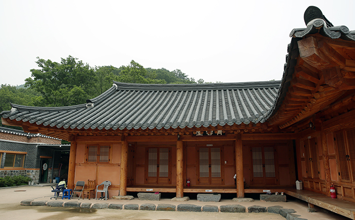 흥국사 템플스테이 일정이 이루어지는 숙소 (사진: 전한)