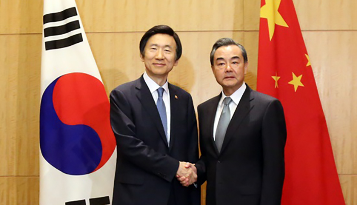 Korea_China_Bilatera_Talks_Tokyo_01.jpg