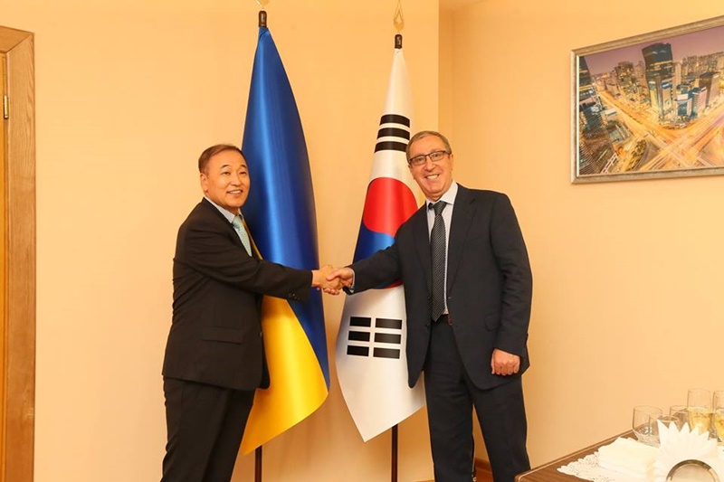 27 июня 2018 года в Херсоне состоялось официальное открытие почетного консульства РК. В прошлом месяце состоялся интервью с почетным консулом Николаем Баграевым. / Фото: Петр Пак