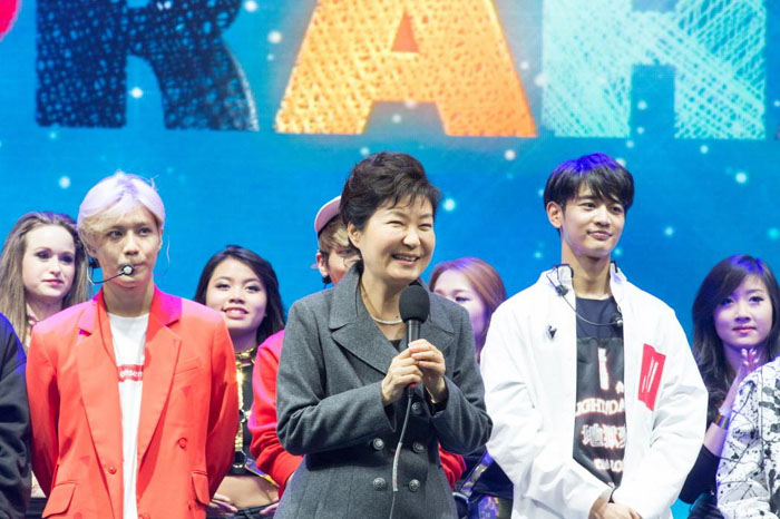 President_Prague_Kpop_02.jpg