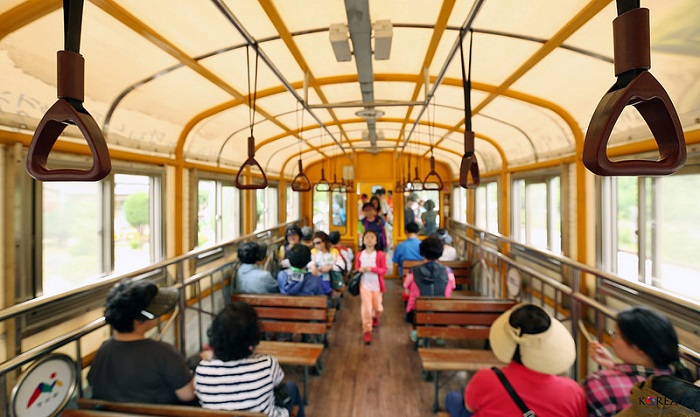 Traditional_Market_Train_Article_1.jpg
