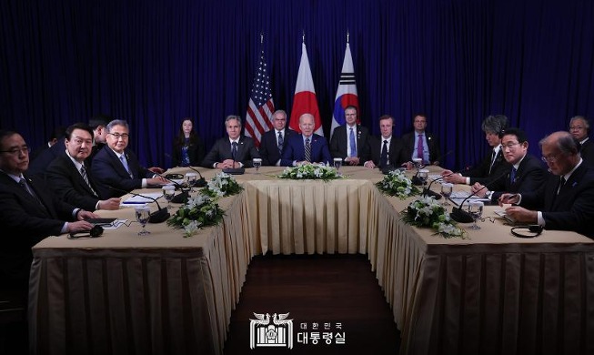 Президент РК Юн Сок Ёль встретился с лидерами США и Японии