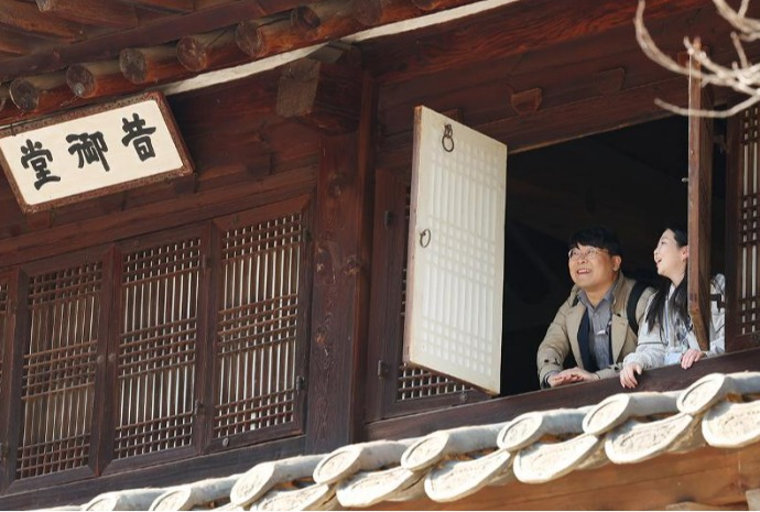 Весна во дворце Токсугун