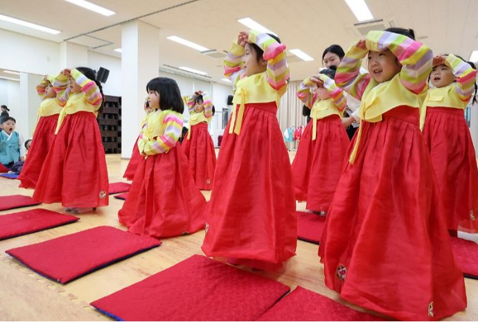 Уроки этикета для детей Пусана