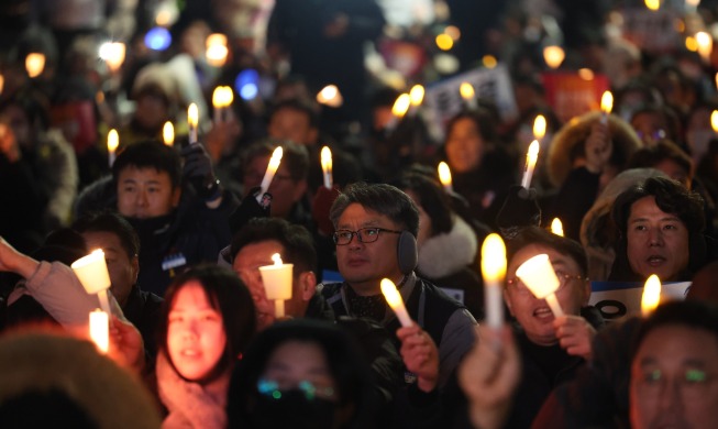 Корейцы считают демократию важнее экономического процветания