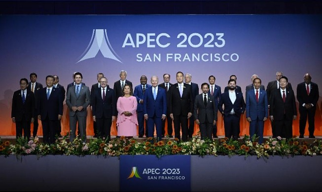 Участие президента РК Юн Сок Ёля в саммите АТЭС в фотографиях
