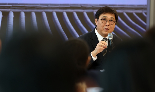 Министр культуры Кореи поблагодарил BTS за выбор Кванхвамуна для проведения концерта