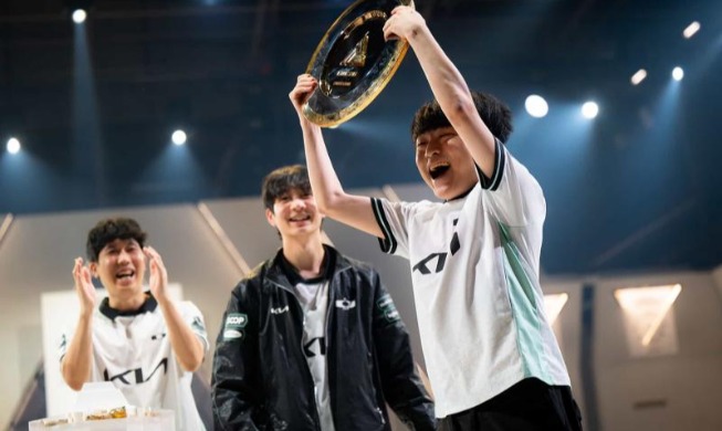 Корейская команда Dplus KIA победила в турнире по LoL на EWC 2026