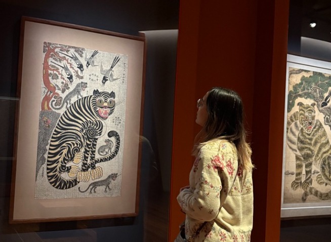 Тигры и сороки: Особый жанр и выставка в Сеуле