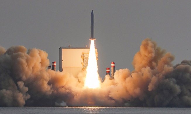 В Южной Корее провели успешный запуск твердотопливной космической ракеты