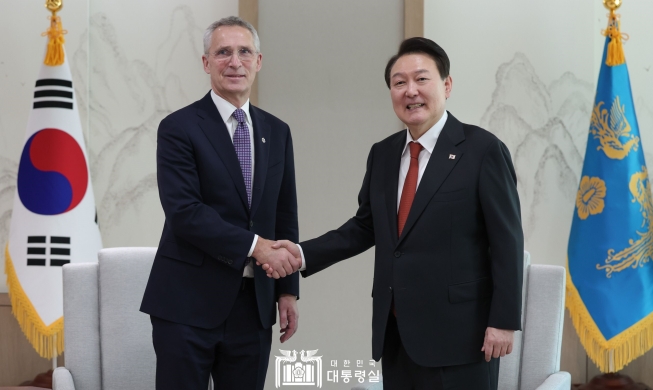 Президент Южной Кореи Юн Сок Ёль провел встречу с генсеком НАТО