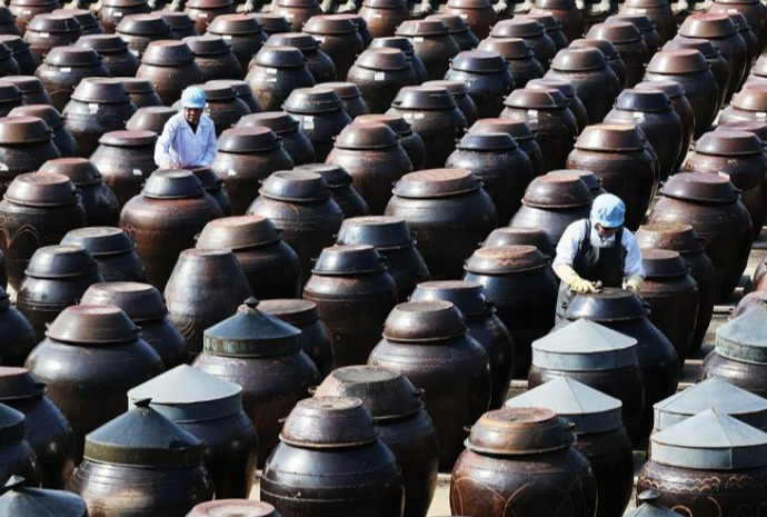 Готовим кувшины к весне