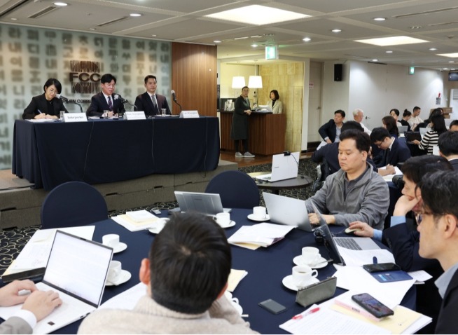 Пресс-конференция министра по делам труда и занятости Республики Корея в Сеуле