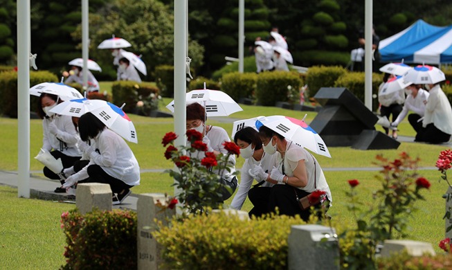 [РК в фотографии] Церемония памяти погибших миротворцев ООН в Корейской войне