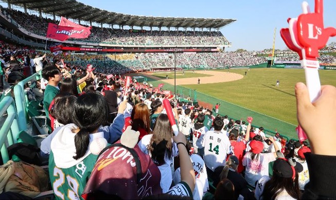 Как поддерживают свои команды бейсбольные болельщики в Корее?