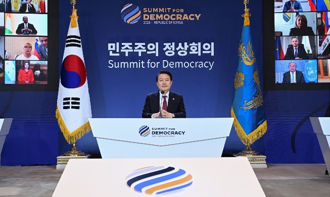 Юн Сок Ёль призвал к возрождению демократии через инновации и солидарность