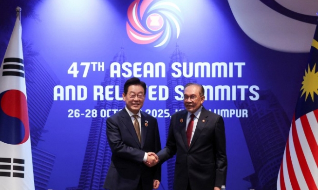 Президент РК Ли Чжэ Мён провел встречи с лидерами Малайзии и Камбоджи