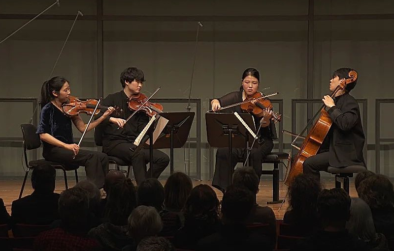 Квартет Arete Quartet стал победителем 15-го Международного конкурса имени Моцарта, который прошел в Университете Моцартеум Зальцбург в Зальцбурге, Австрия. Слева направо: первая скрипка Чон Чхэ Ан, вторая скрипка Ю Да Юн, альтистка Чан Юн Сон и виолончелист Пак Сон Хён. / Фото: Instagram Arete Quartet